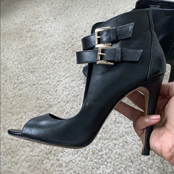 ALDO “KAY” Sexy buckle heels - Picture 2 of 4